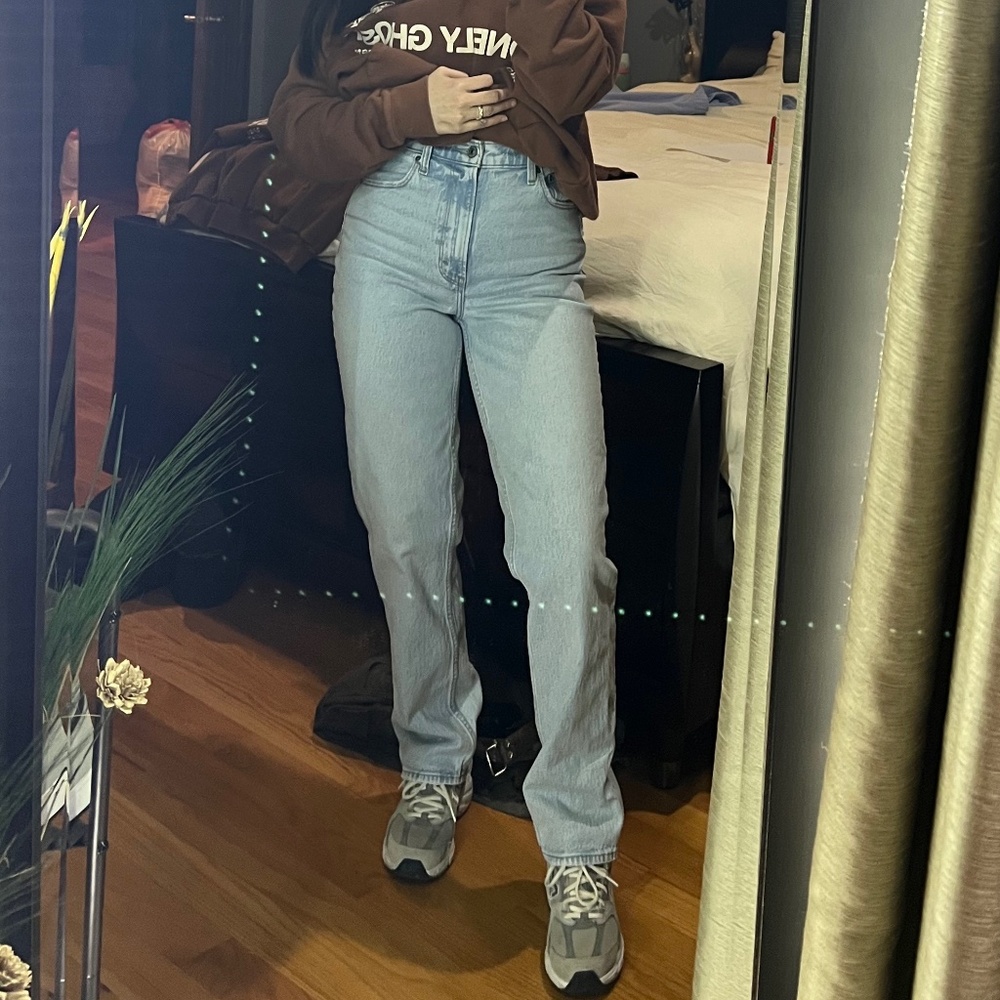 Abercrombie & Fitch Ultra High Rise 90s Straight Jean